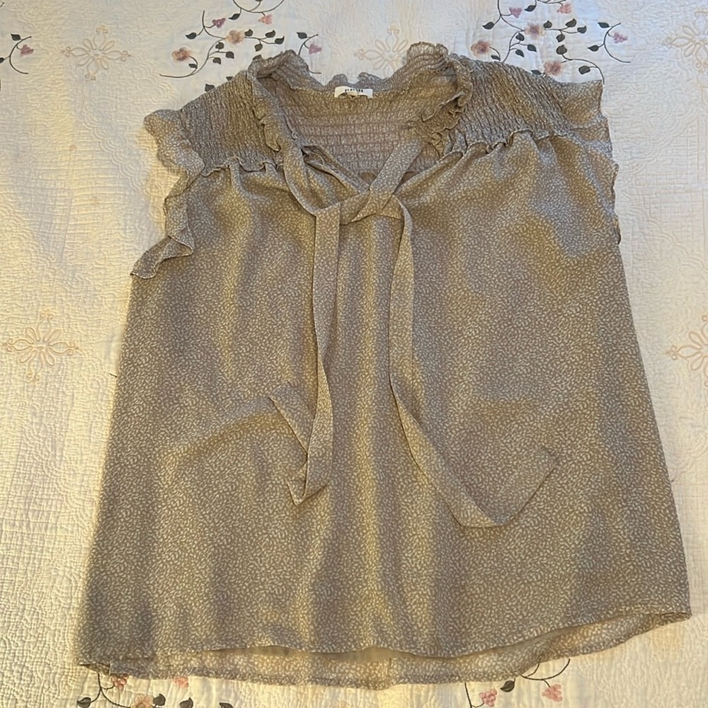 Short sleeve blouse—pleione